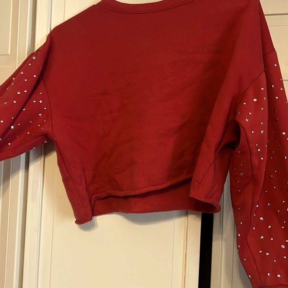 Cropped pullover size large
